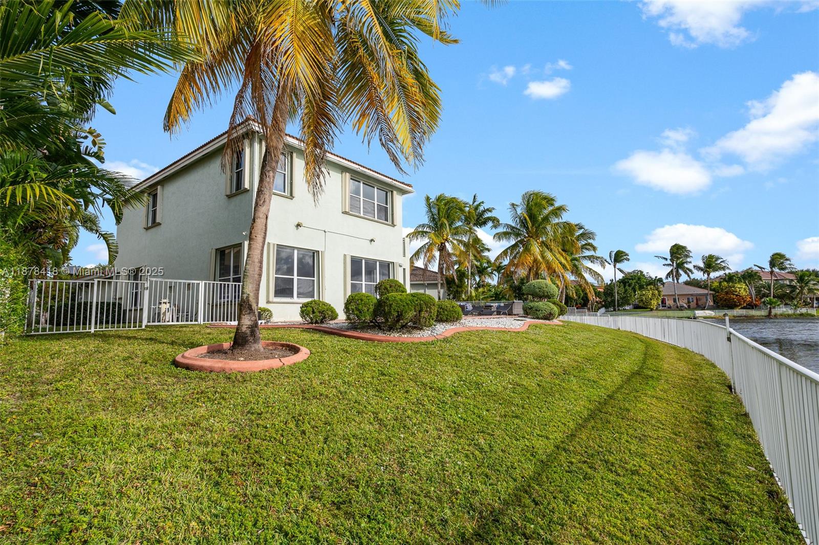 POD 8 AT MONARCH LAKES - Residential Lease