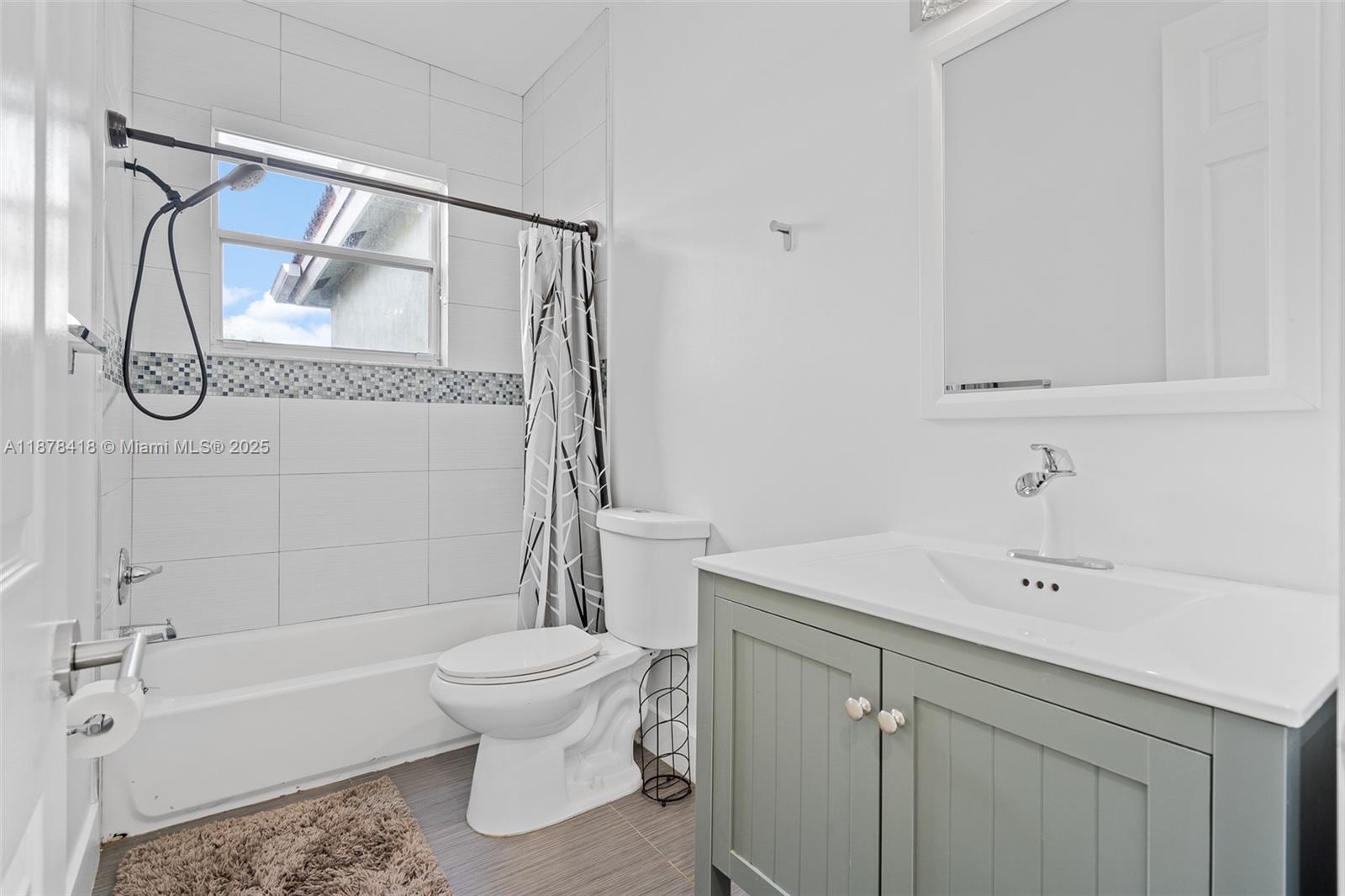 POD 8 AT MONARCH LAKES - Residential Lease