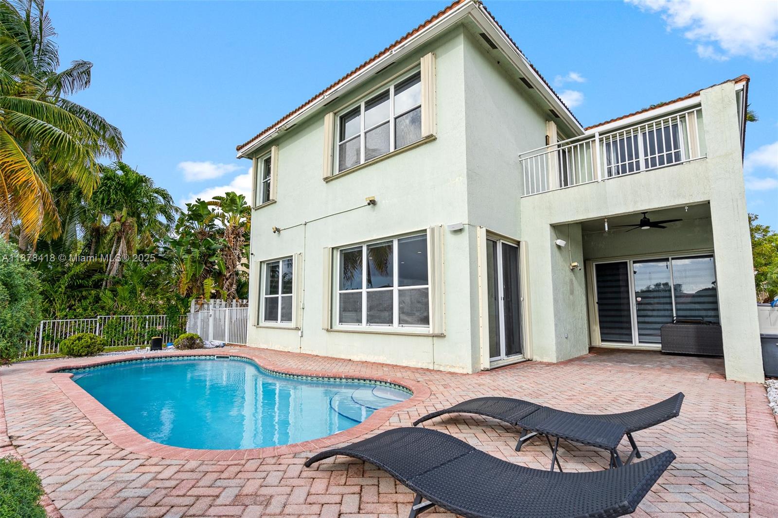 POD 8 AT MONARCH LAKES - Residential Lease