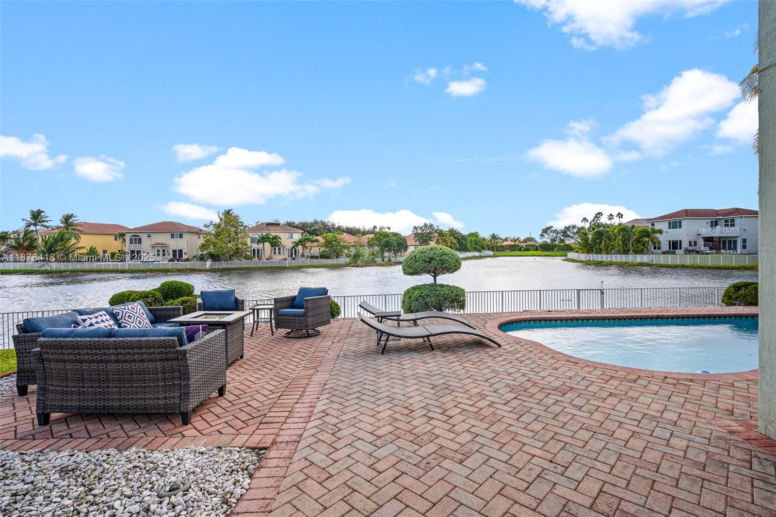 POD 8 AT MONARCH LAKES - Residential Lease