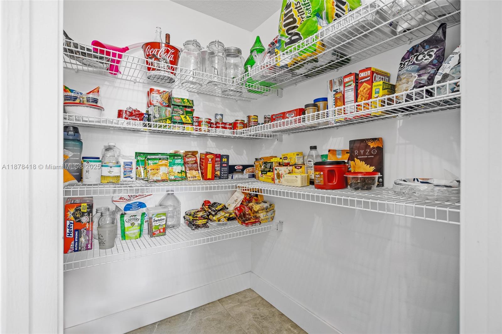 POD 8 AT MONARCH LAKES - Residential Lease