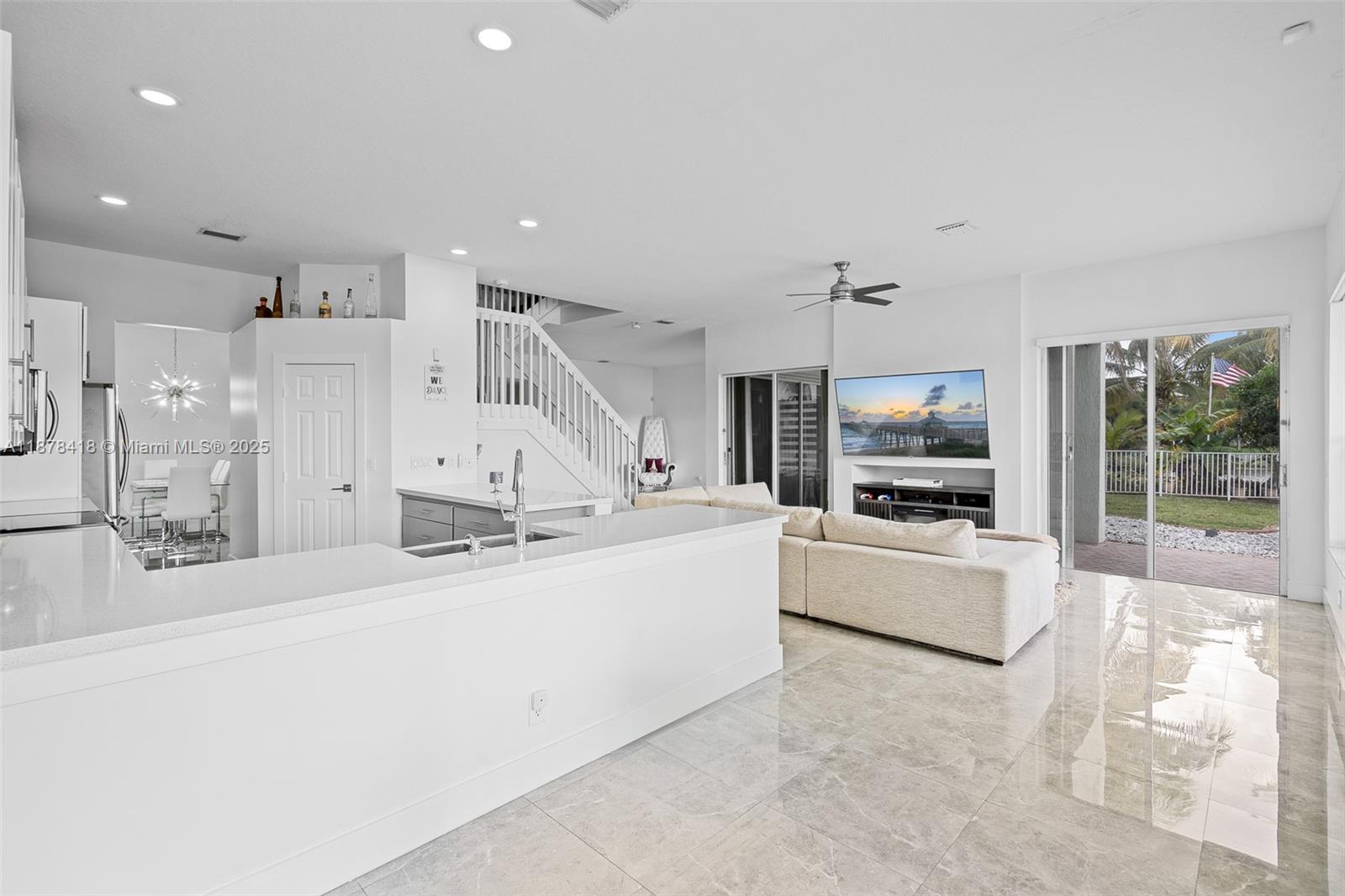 POD 8 AT MONARCH LAKES - Residential Lease