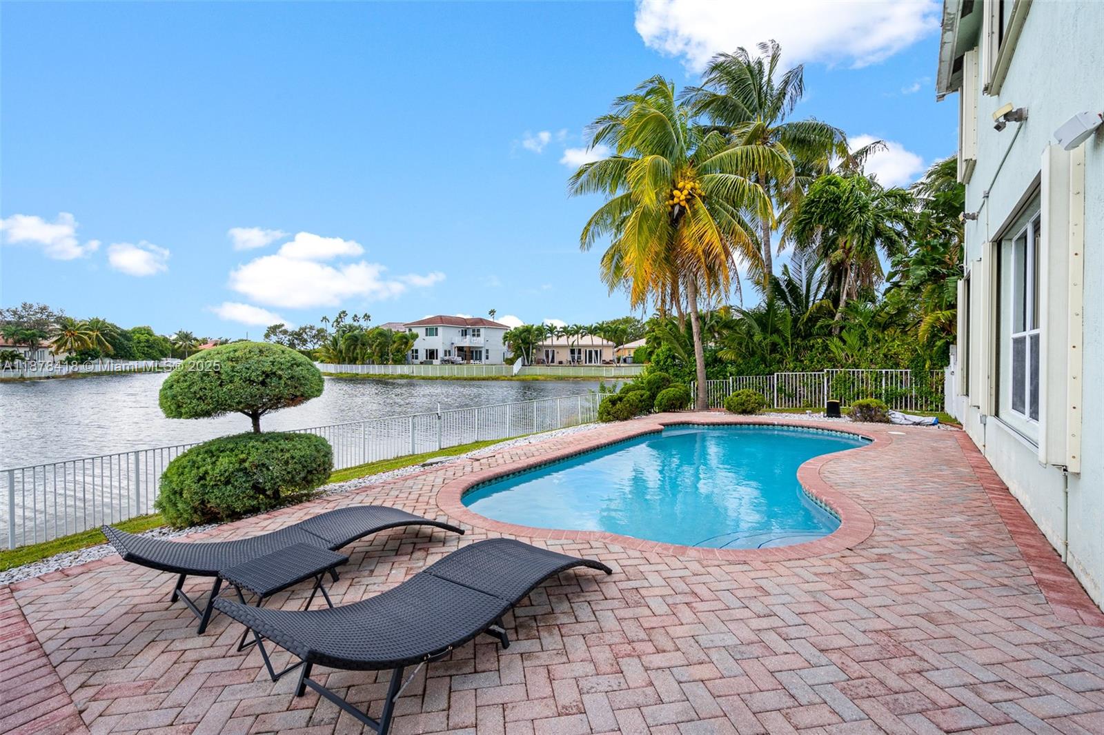 POD 8 AT MONARCH LAKES - Residential Lease