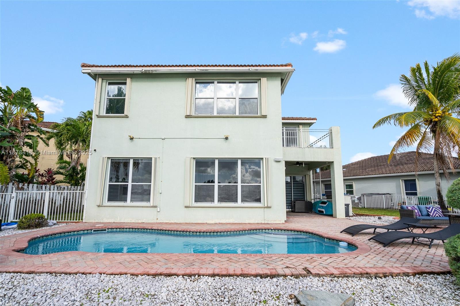 POD 8 AT MONARCH LAKES - Residential Lease