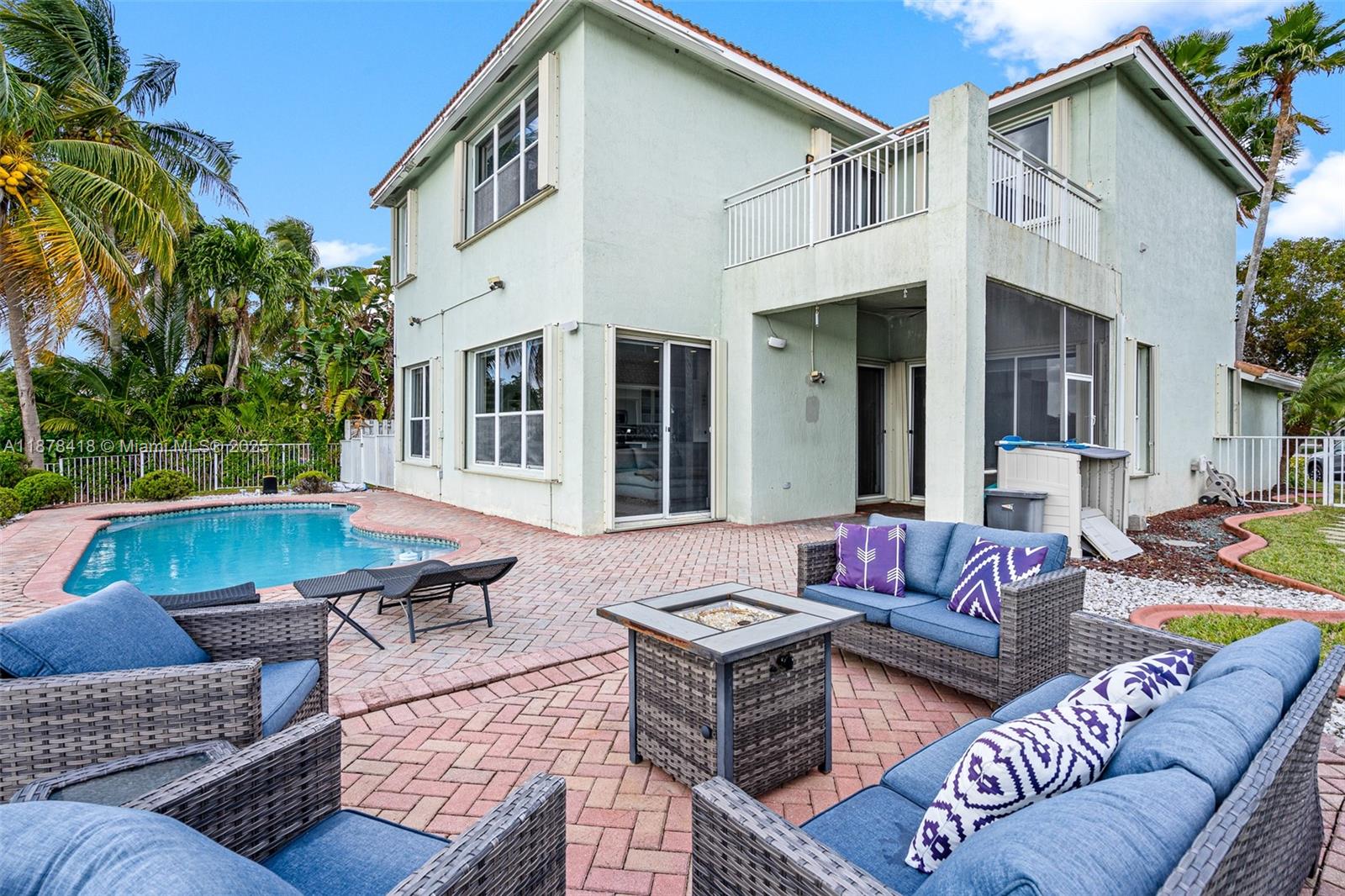 POD 8 AT MONARCH LAKES - Residential Lease