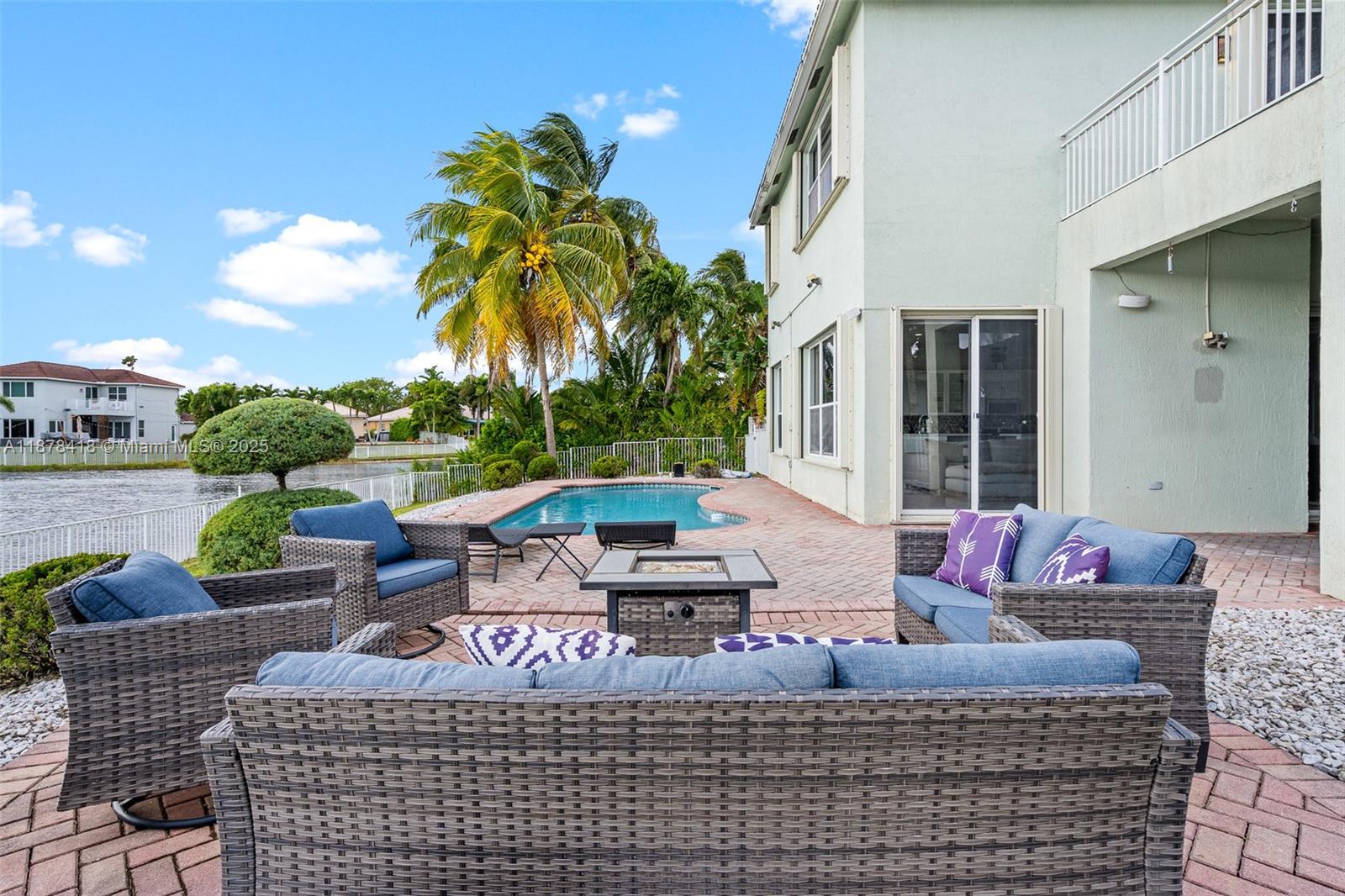 POD 8 AT MONARCH LAKES - Residential Lease