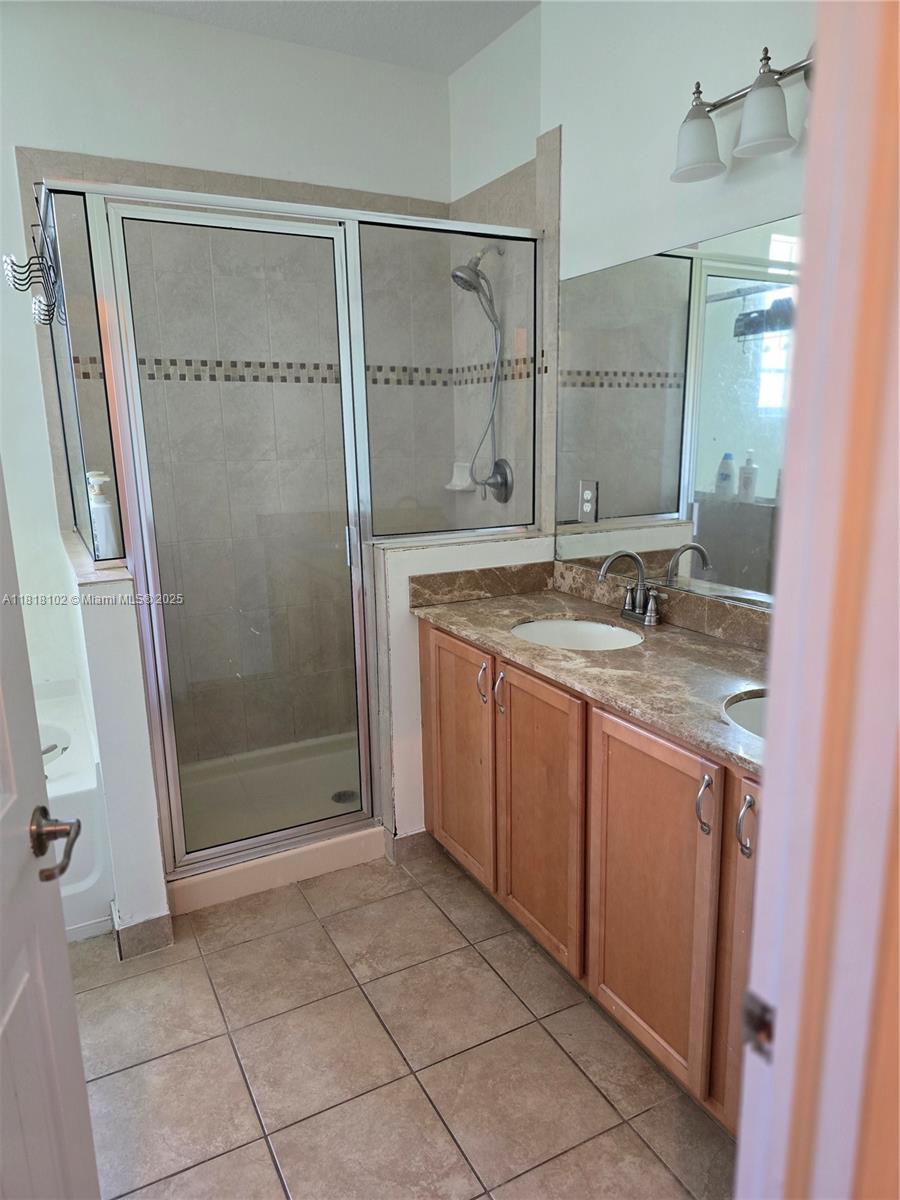 ORCHID GROVE REPLAT 1 - Residential