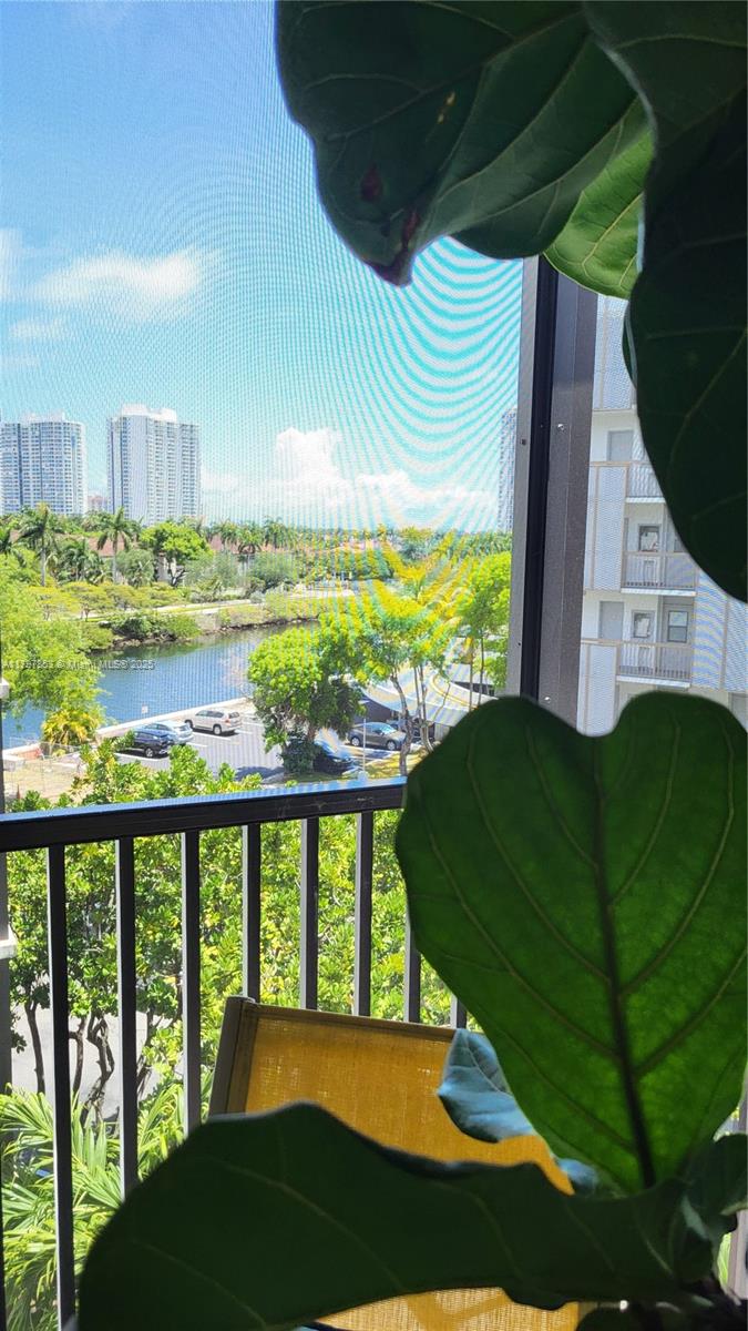 Photo 1 of 3475 E Country Club Dr 614, Aventura, Florida, $259,000, Web #: 11797853