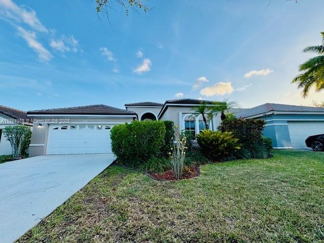 495 Carrington Ln, Weston, Broward County, Florida - 4 Bedrooms  
3 Bathrooms - 