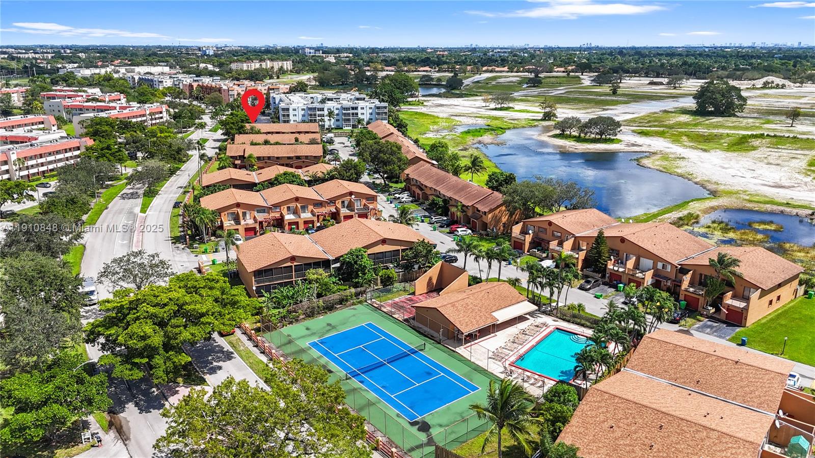 FAIRWAYS OF SUNRISE - Residential