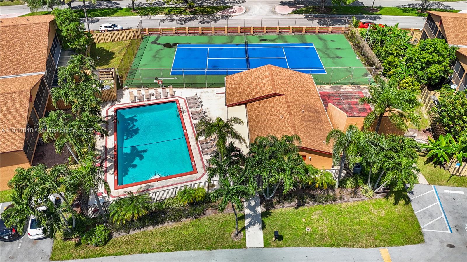 FAIRWAYS OF SUNRISE - Residential