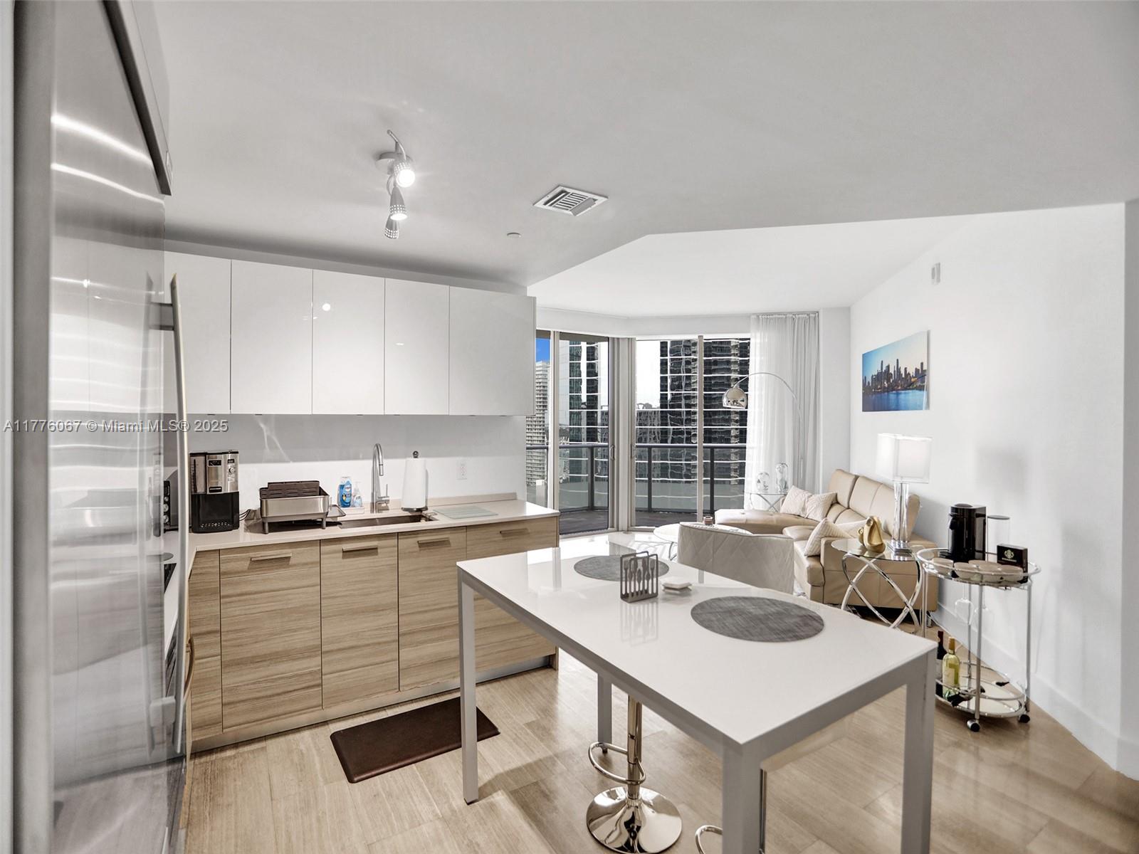 1300 Brickell Bay Dr 2702