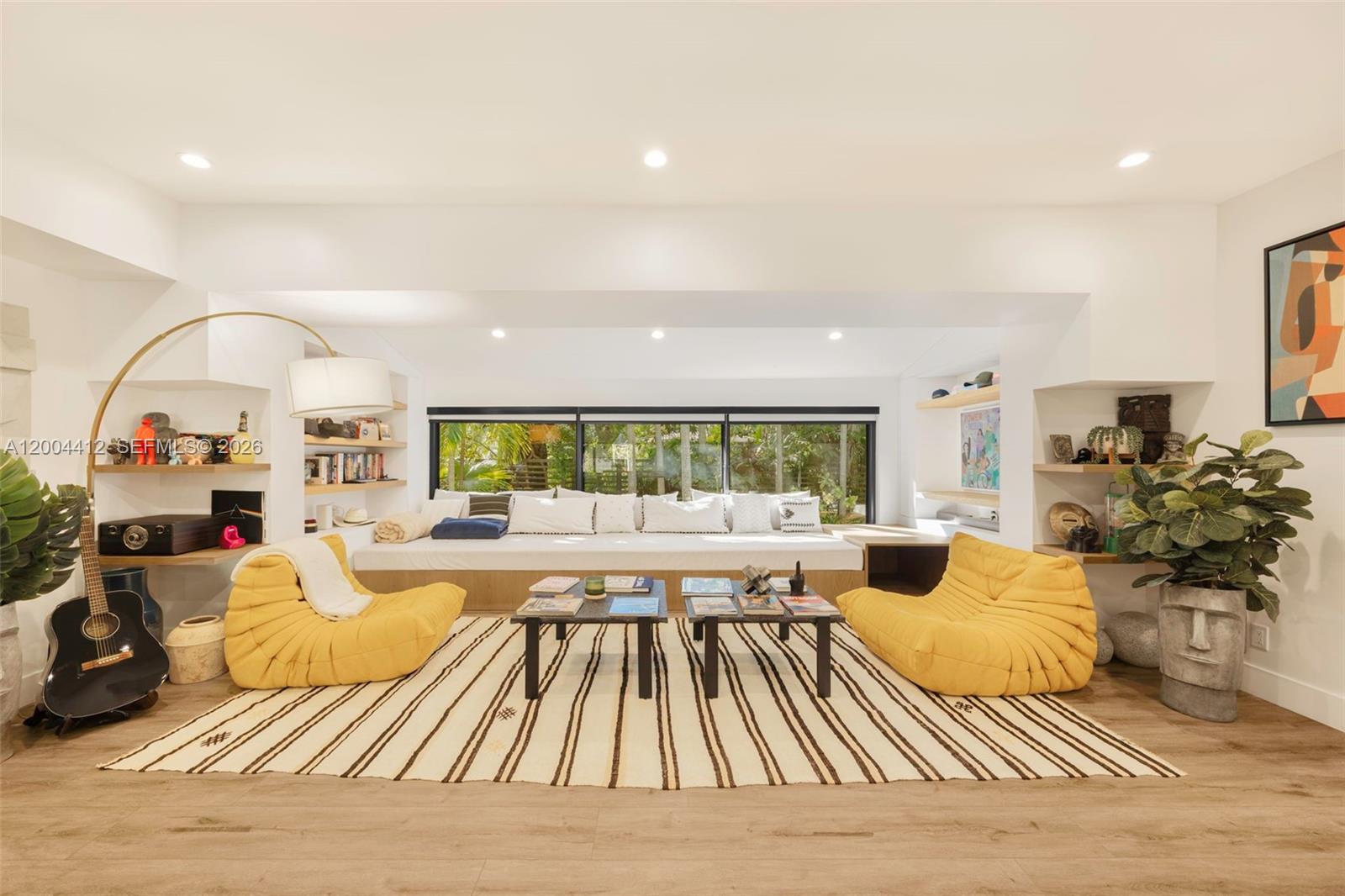 SUNSHINE VISTAS - Residential