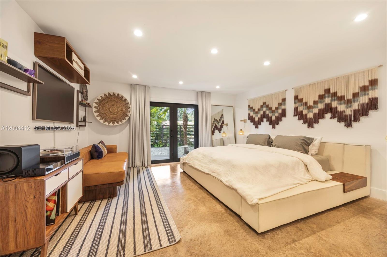 SUNSHINE VISTAS - Residential