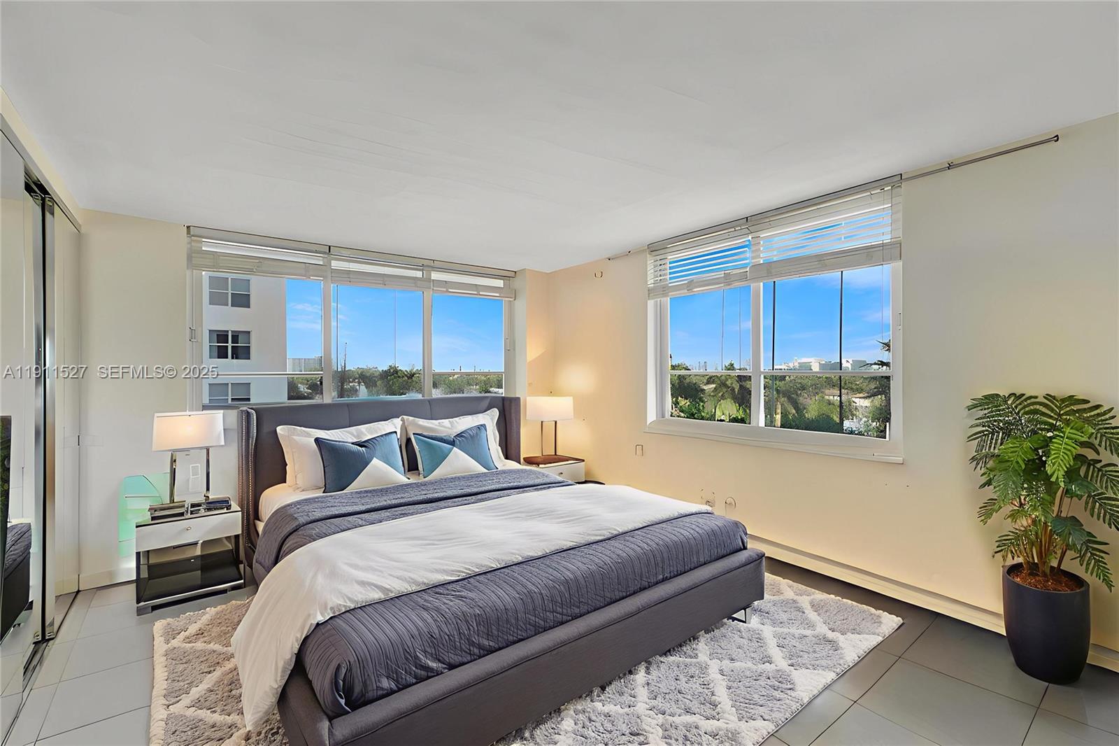 5005 Collins Ave 608