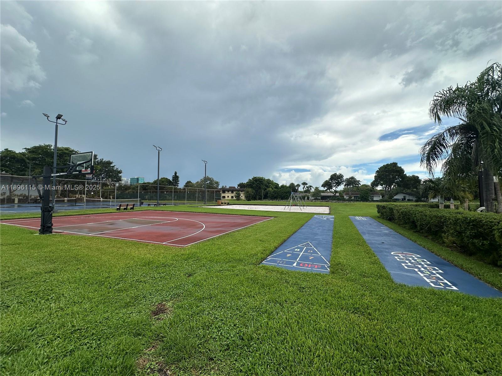 CAMINO CIRCLE CONDO - Residential