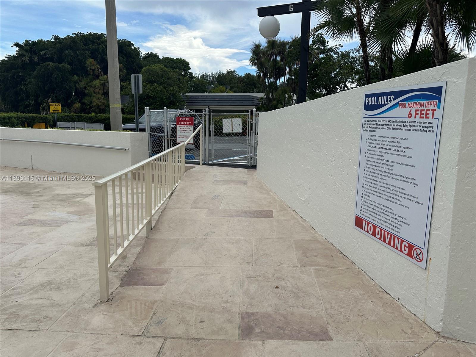 CAMINO CIRCLE CONDO - Residential