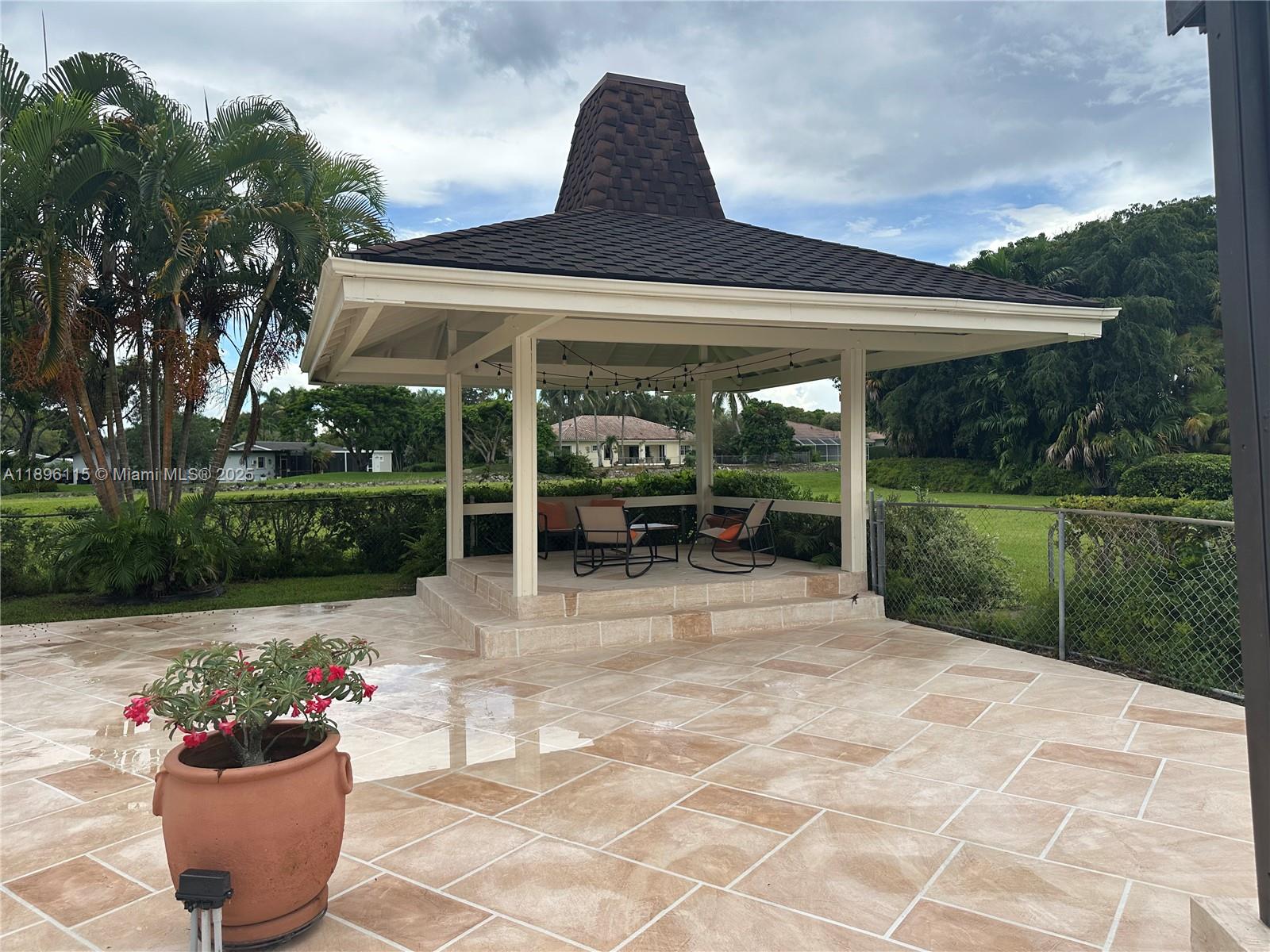 CAMINO CIRCLE CONDO - Residential