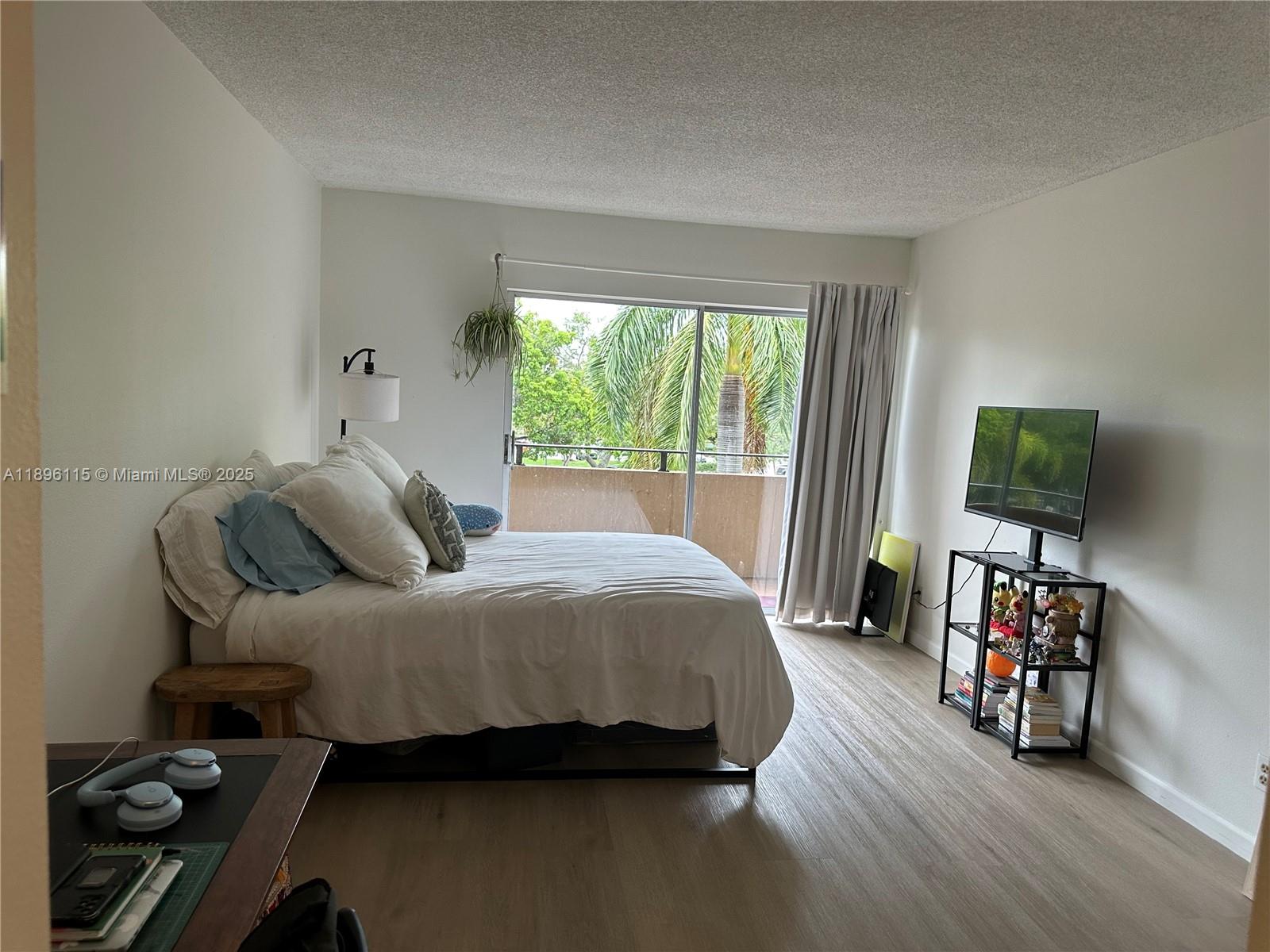 CAMINO CIRCLE CONDO - Residential