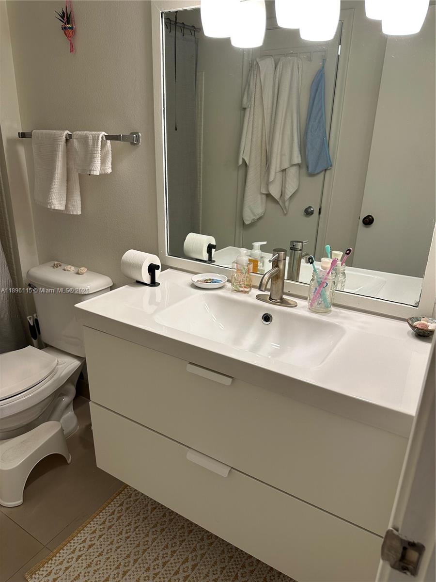 CAMINO CIRCLE CONDO - Residential