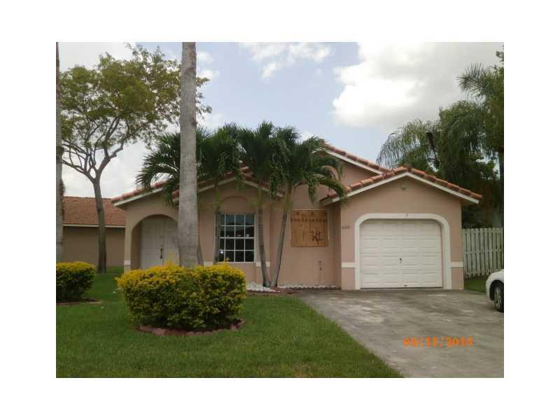 LOVELY 3 BEDROOM 2 BATHROOOM HOME SITUATED IN A QUIET MOORS GATED COMMUNITY AMMENITIES INCLUDE POOL, PLAY AREAS CLUB HOUSE, TENNIS AND WALK/JPG PATH. CENTRALLY LOCATED NEAR HIGHWAYS, SHOPPING, DINING AND ENTERTAINMENT. UNNAPROVED SHORT SALE.COMMISSION S PLIT 50/50