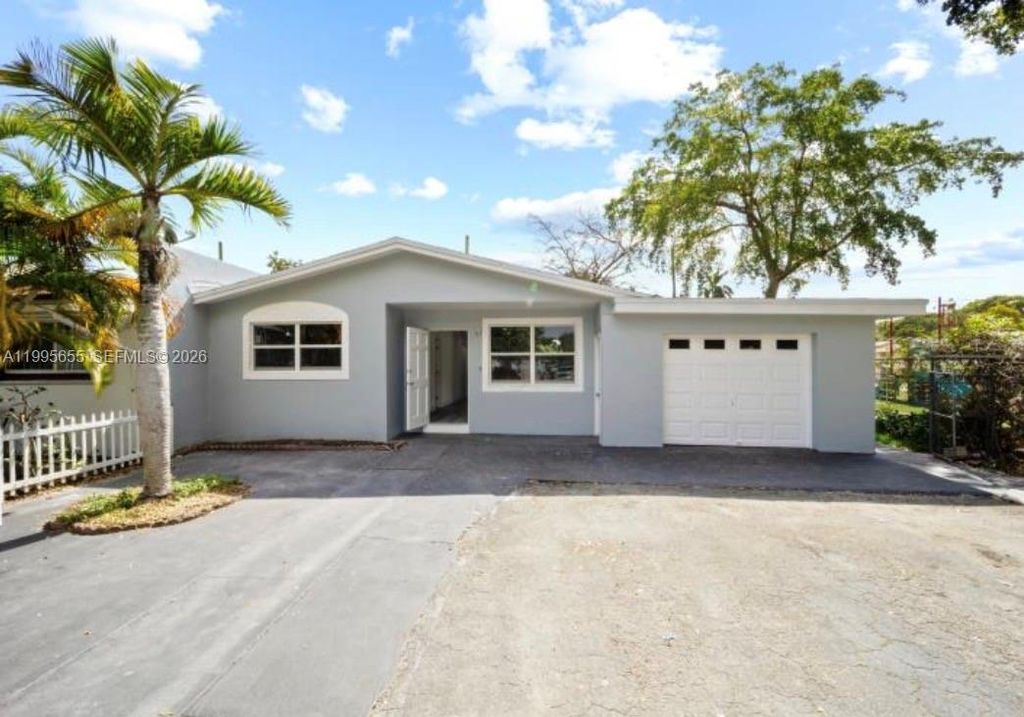 Photo of 816 N Golf Dr #0, Hollywood, FL 33021 (MLS # A11995655)