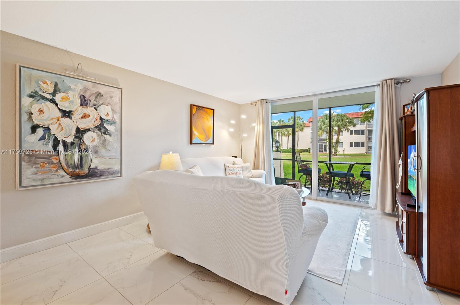 HOLLYBROOK GOLF AND - Residential