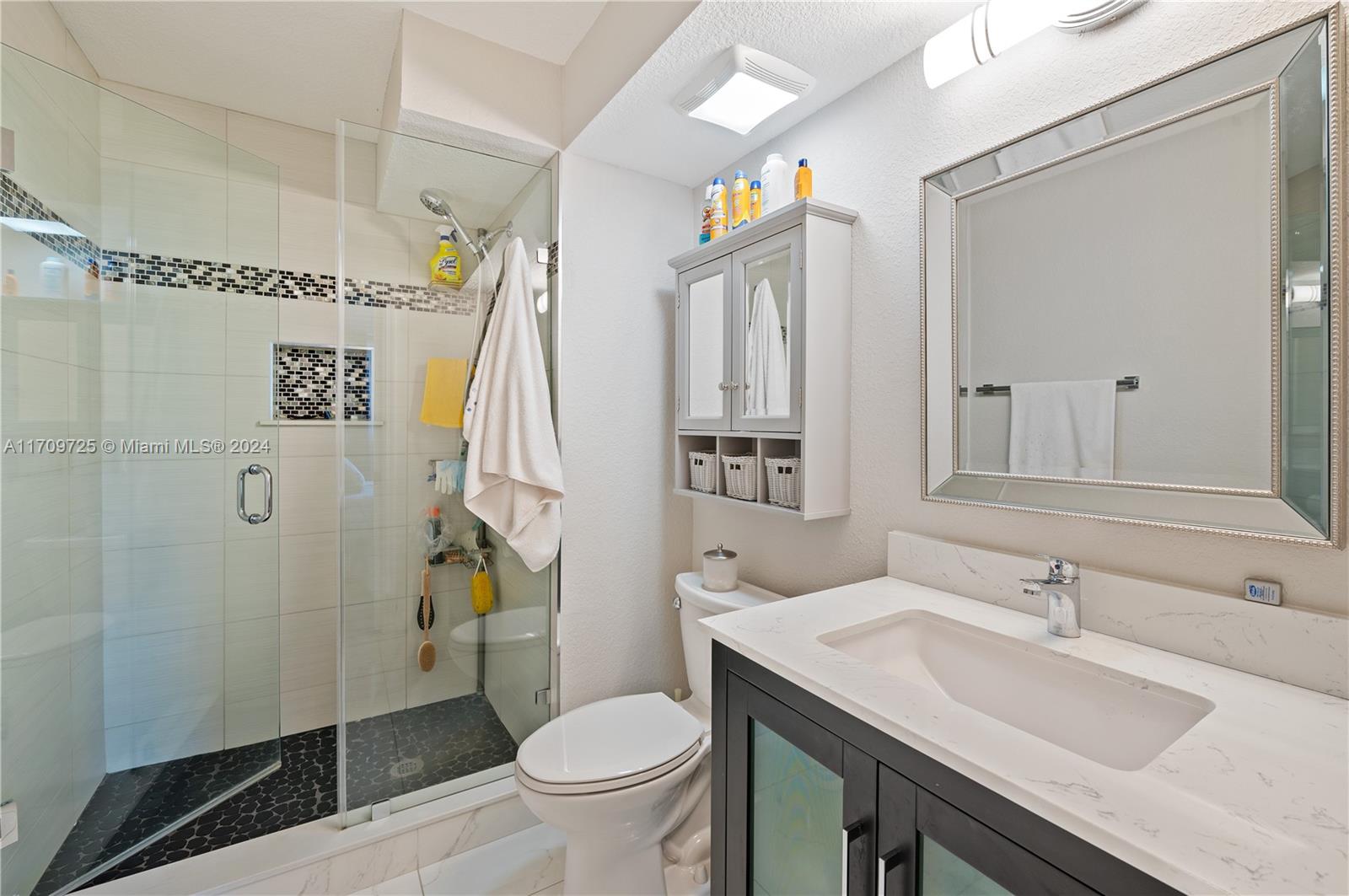 HOLLYBROOK GOLF AND - Residential