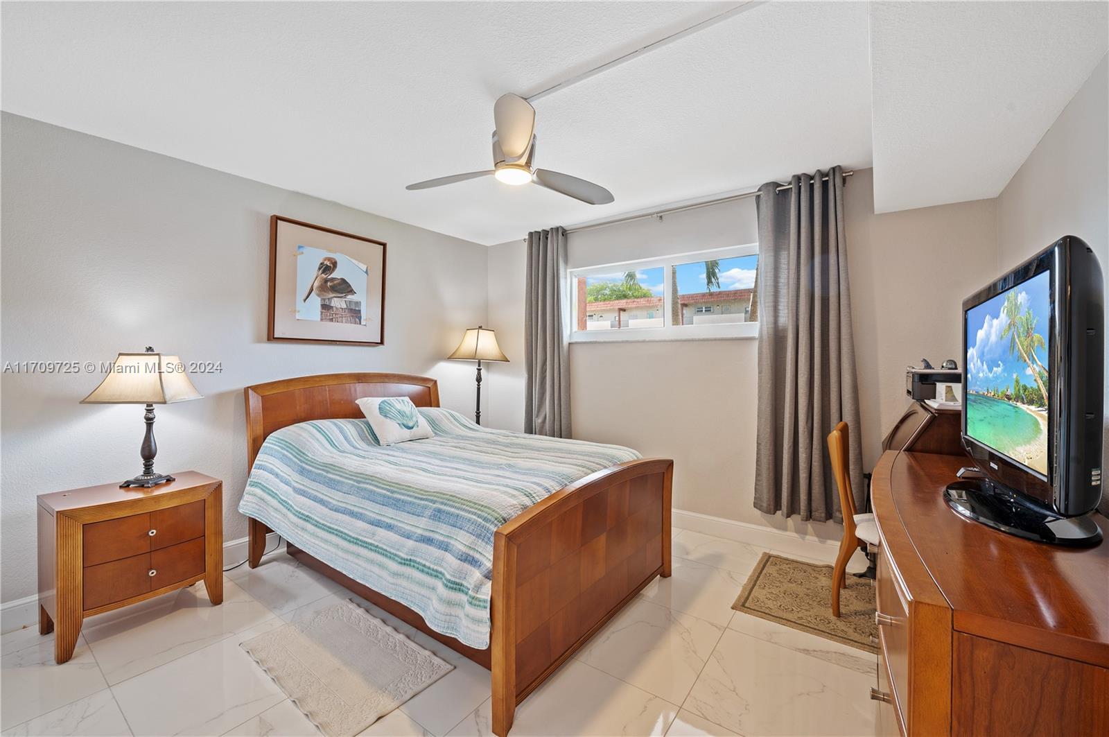 HOLLYBROOK GOLF AND - Residential