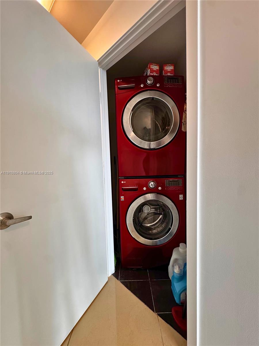 THE AXIS ON BRICKELL II C - Residential