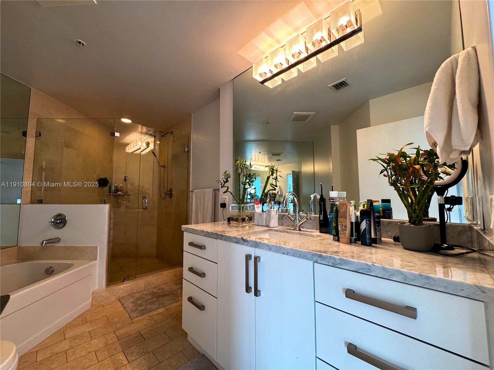 THE AXIS ON BRICKELL II C - Residential