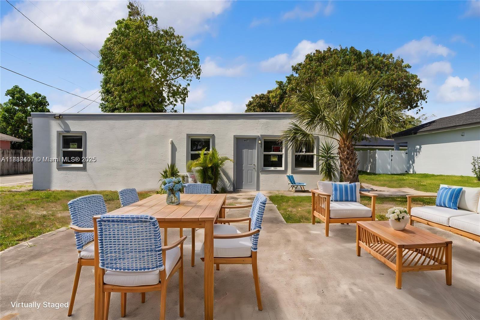 DELRAY TOWN OF - Residential Lease