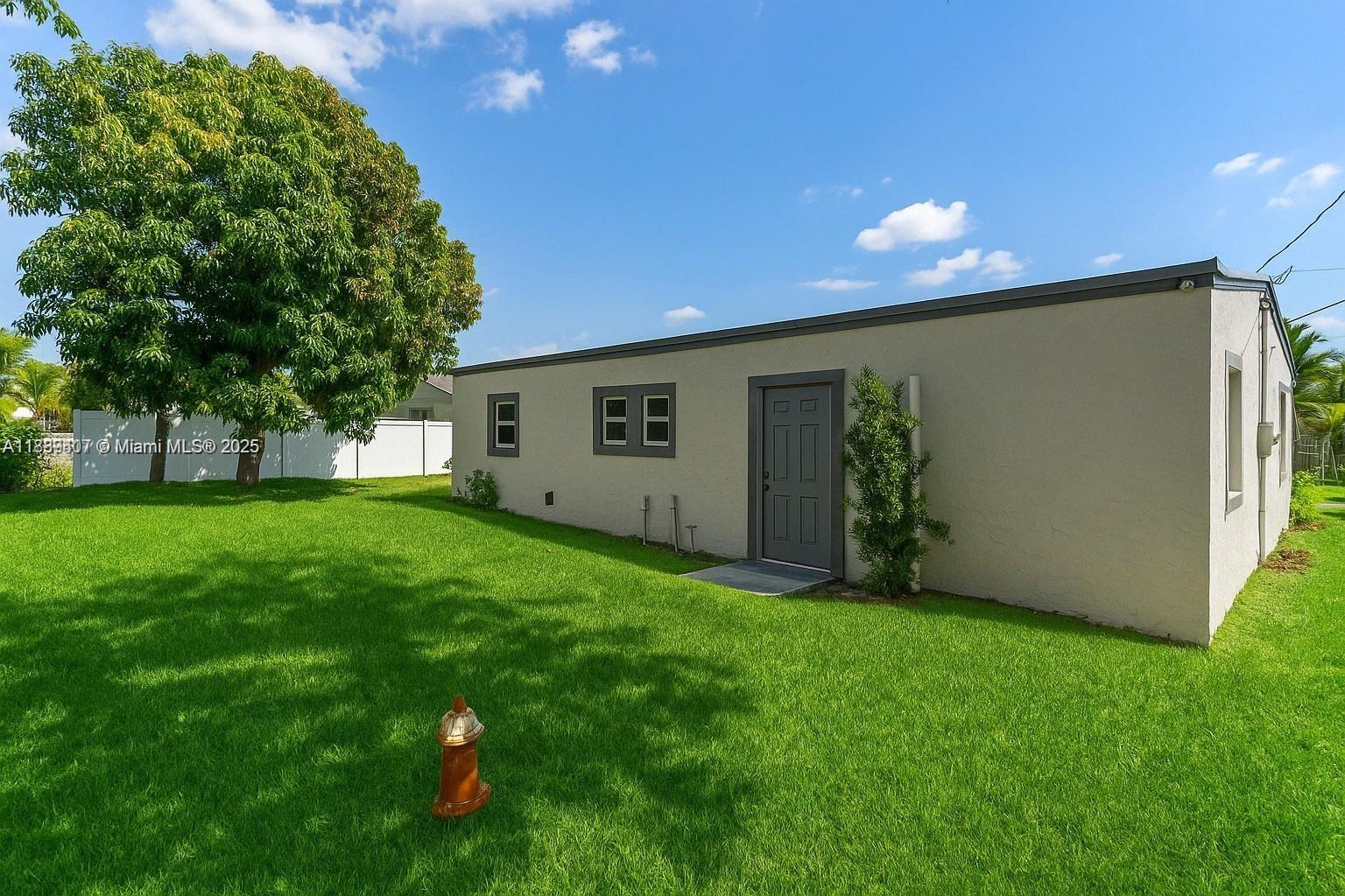 Spacious 2 Bed / 2 Bath Home in Prime Delray Beach Location!
Located in one of the most desirable residential areas of Delray Beach, this beautifully renovated corner property offers tranquility, privacy, and comfort. Everything inside is brand new — including updated kitchen, bathrooms, floors, and fixtures. Enjoy the convenience of an in-unit laundry area and the luxury of a large private yard, perfect for family gatherings, barbecues, and outdoor relaxation. Don't miss this opportunity to live or invest in a quiet and well-connected neighborhood.