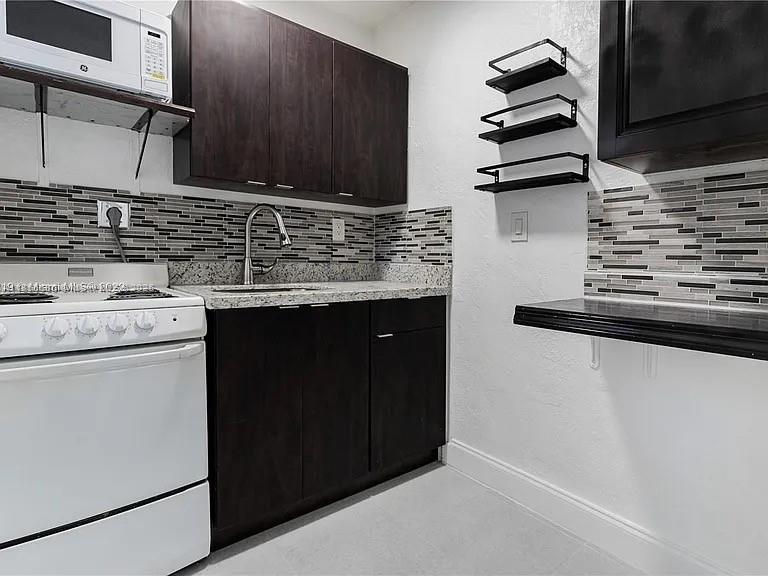IMMEDIATE OCCUPANCY!! 1 bedroom and 1 full bath completely separate from the main house. Central A/C, Full kitchen and your own personal laundry room. Water is included. Qualifications: 600+ credit score, no felony convictions and no evictions.
