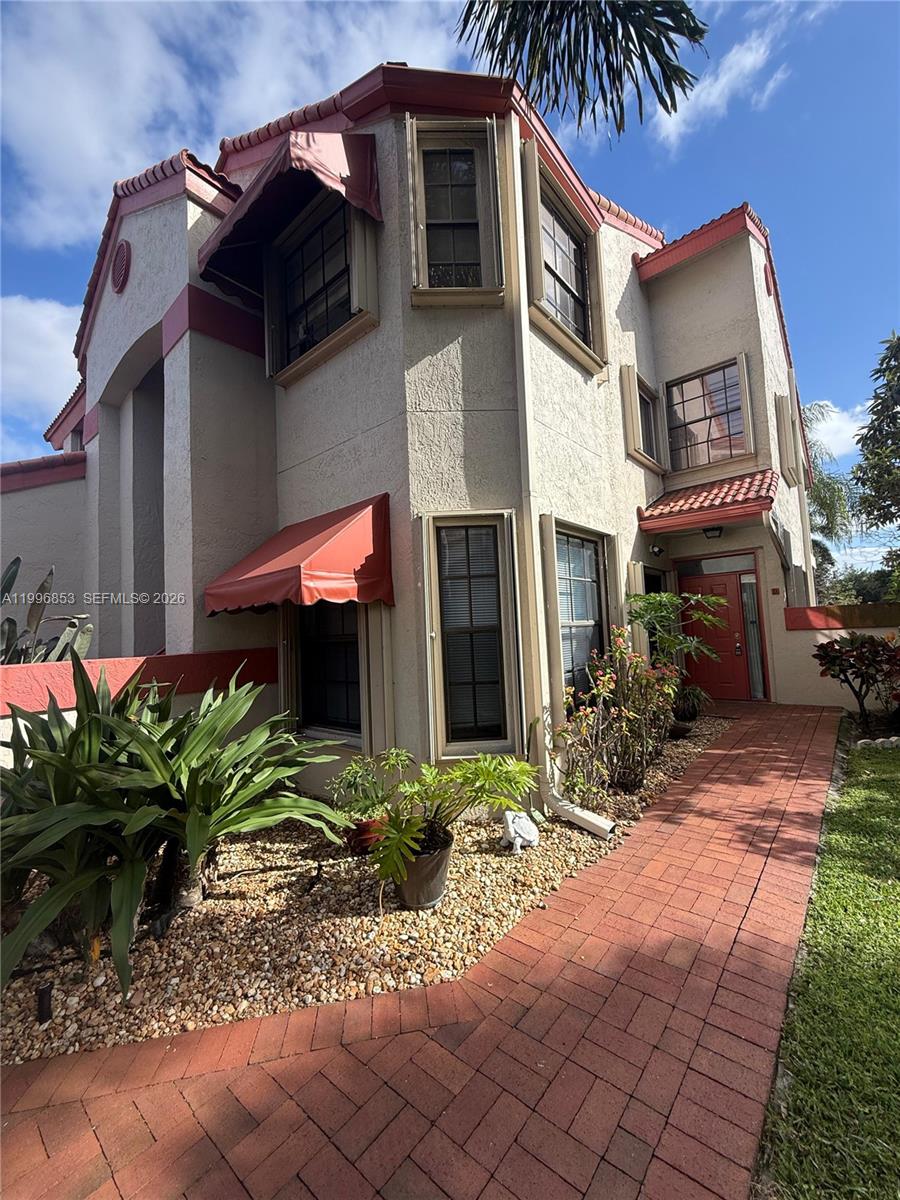 LEXINGTON CLUB VILLAS CON - Residential