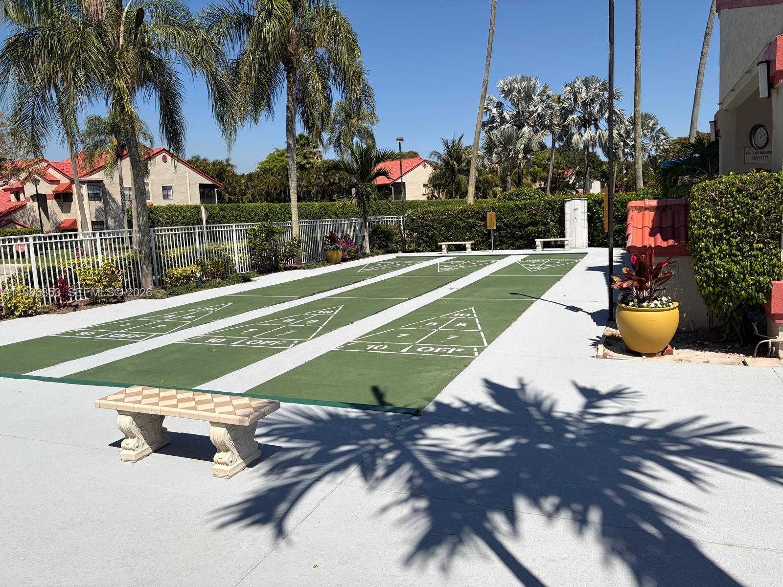 LEXINGTON CLUB VILLAS CON - Residential