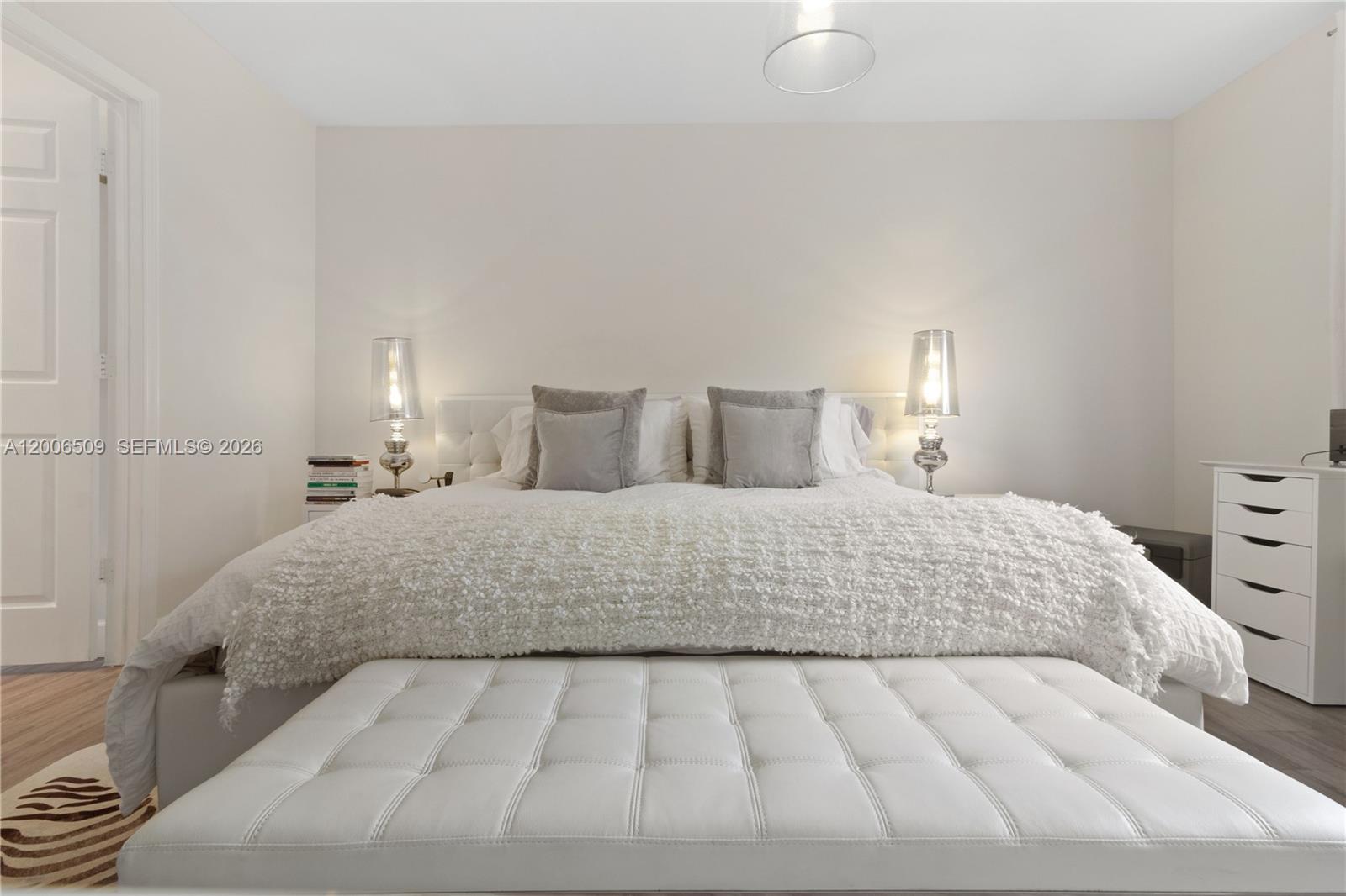 DORAL RESERVE - Residential