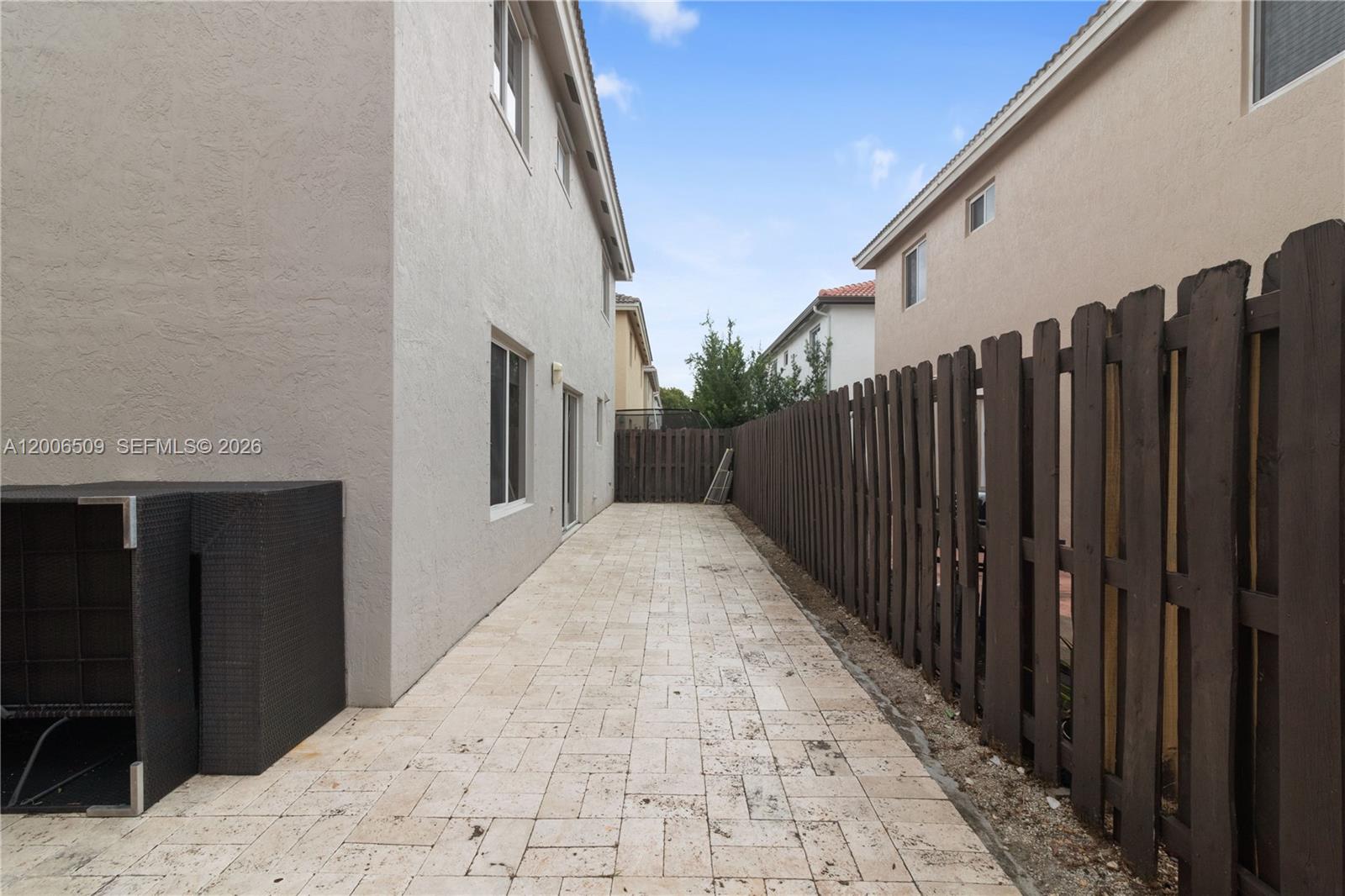 DORAL RESERVE - Residential