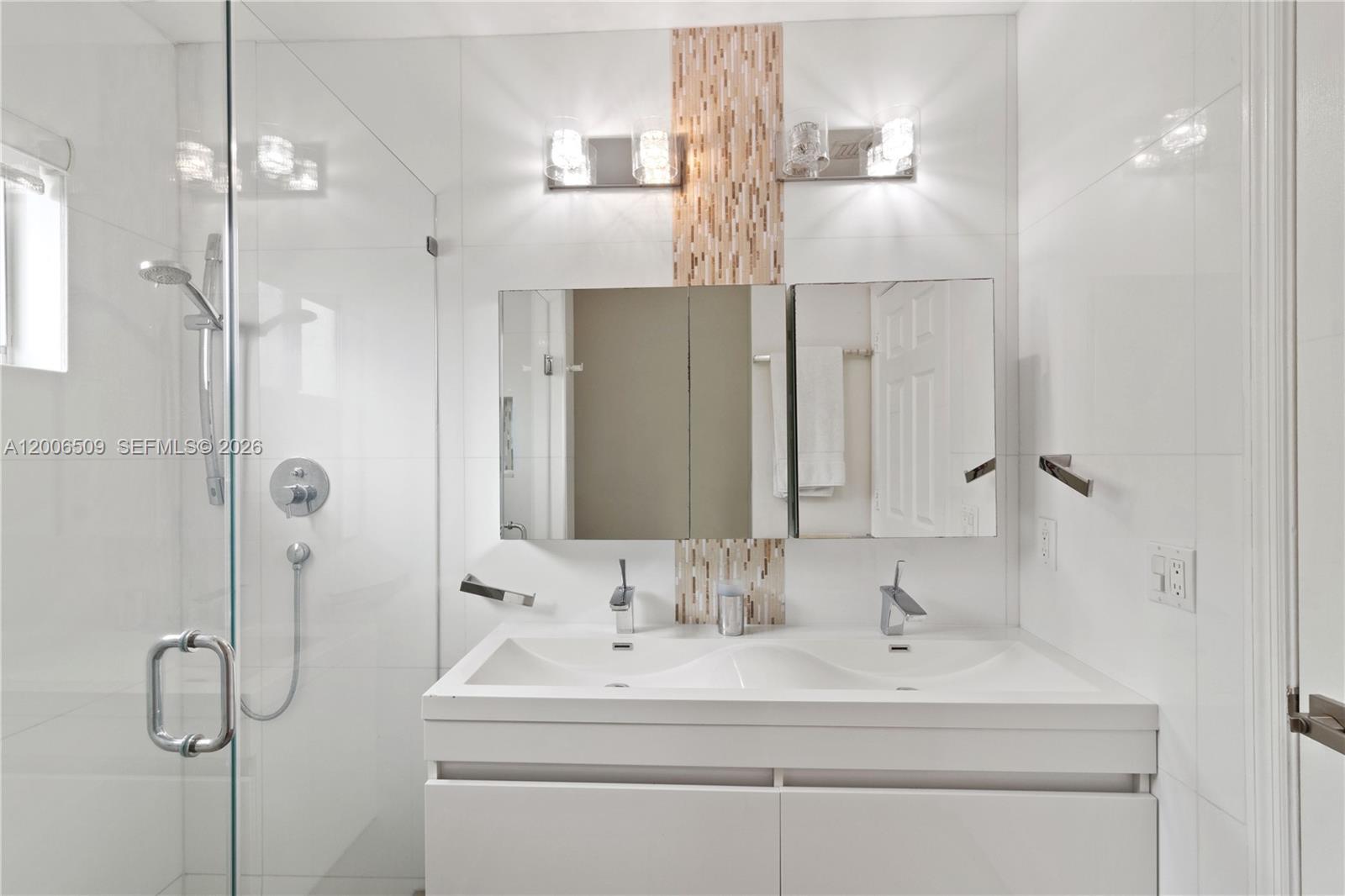 DORAL RESERVE - Residential