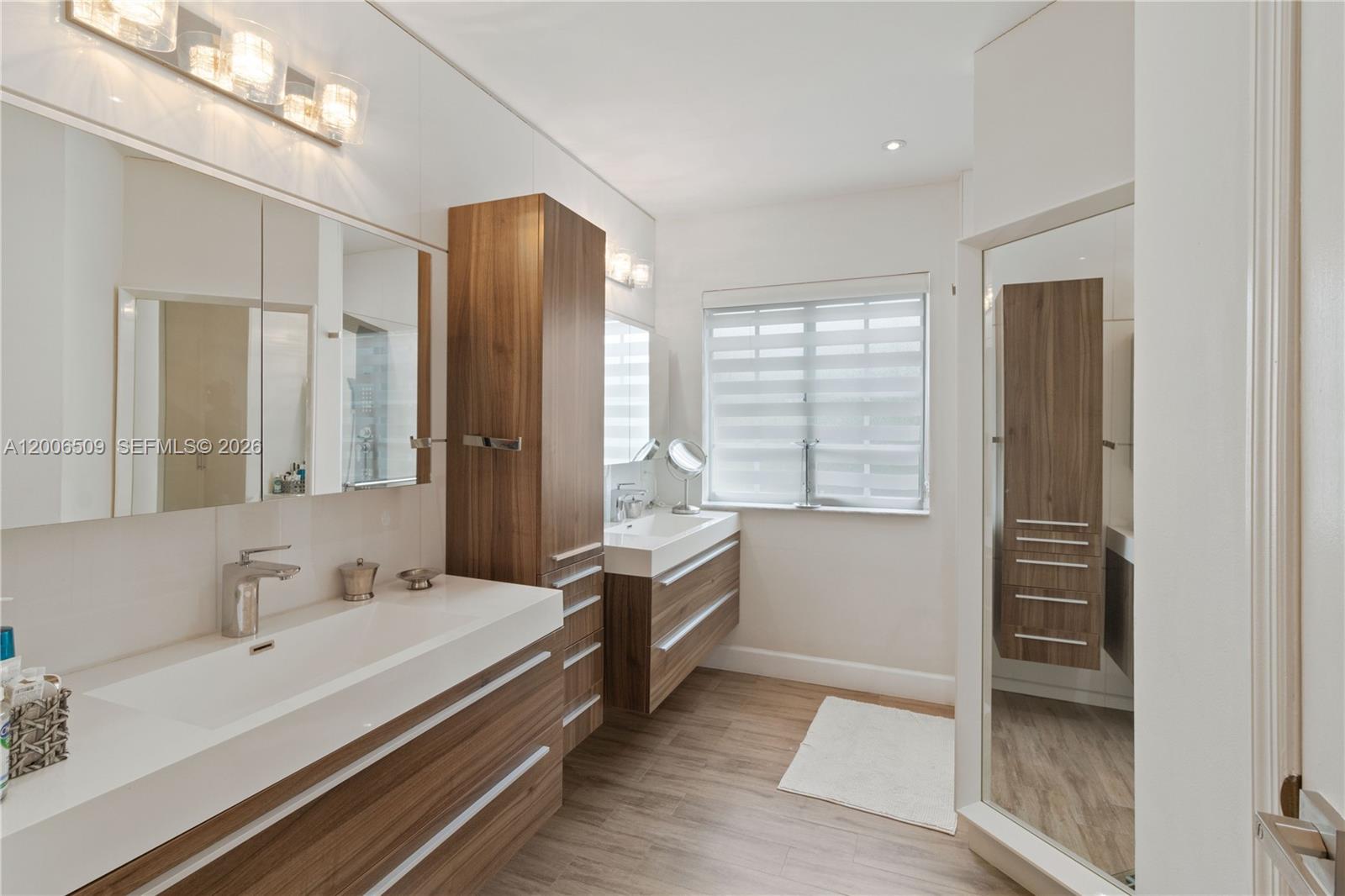 DORAL RESERVE - Residential