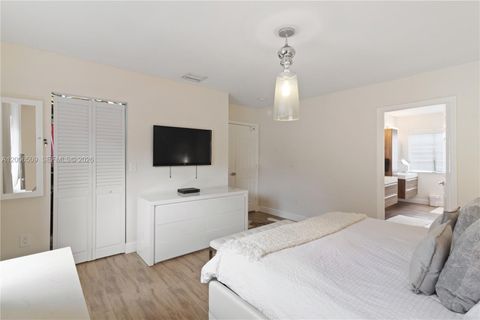 Tiny photo for 10842 NW 53rd Ln, Doral, FL 33178 (MLS # A12006509)