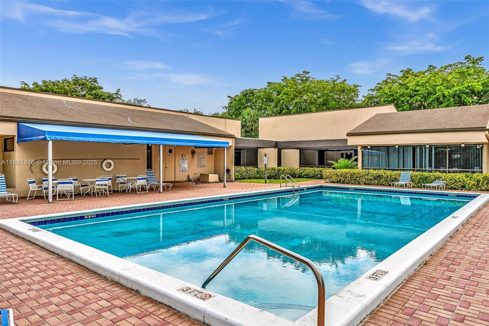 CYPRESS BEND CONDOMINIUM - Residential