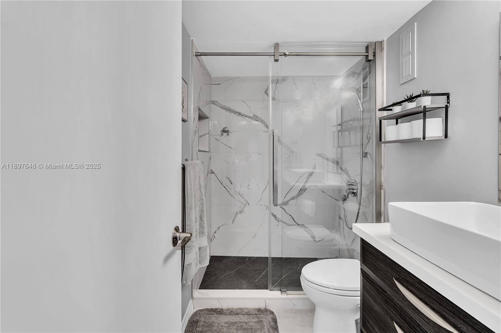 CYPRESS BEND CONDOMINIUM - Residential