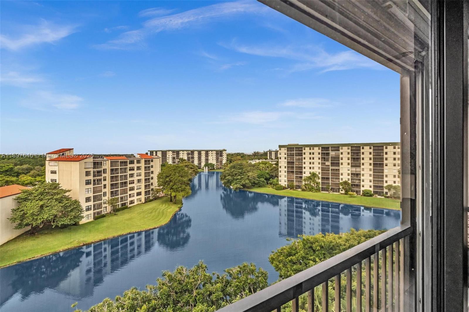 CYPRESS BEND CONDOMINIUM - Residential