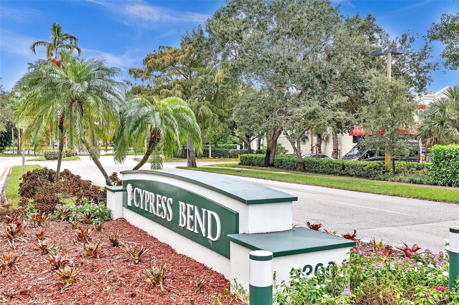 CYPRESS BEND CONDOMINIUM - Residential