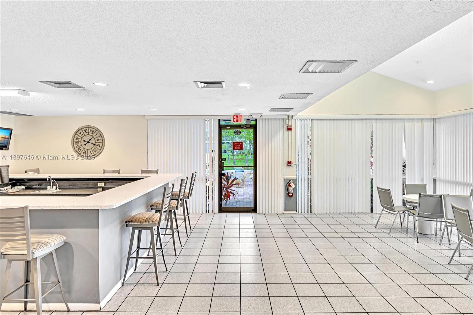 CYPRESS BEND CONDOMINIUM - Residential