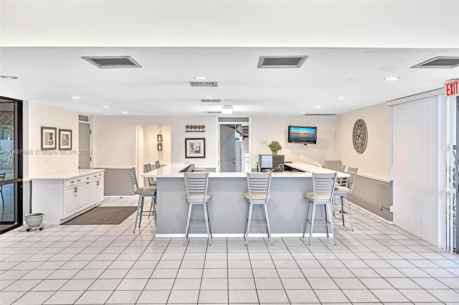 CYPRESS BEND CONDOMINIUM - Residential