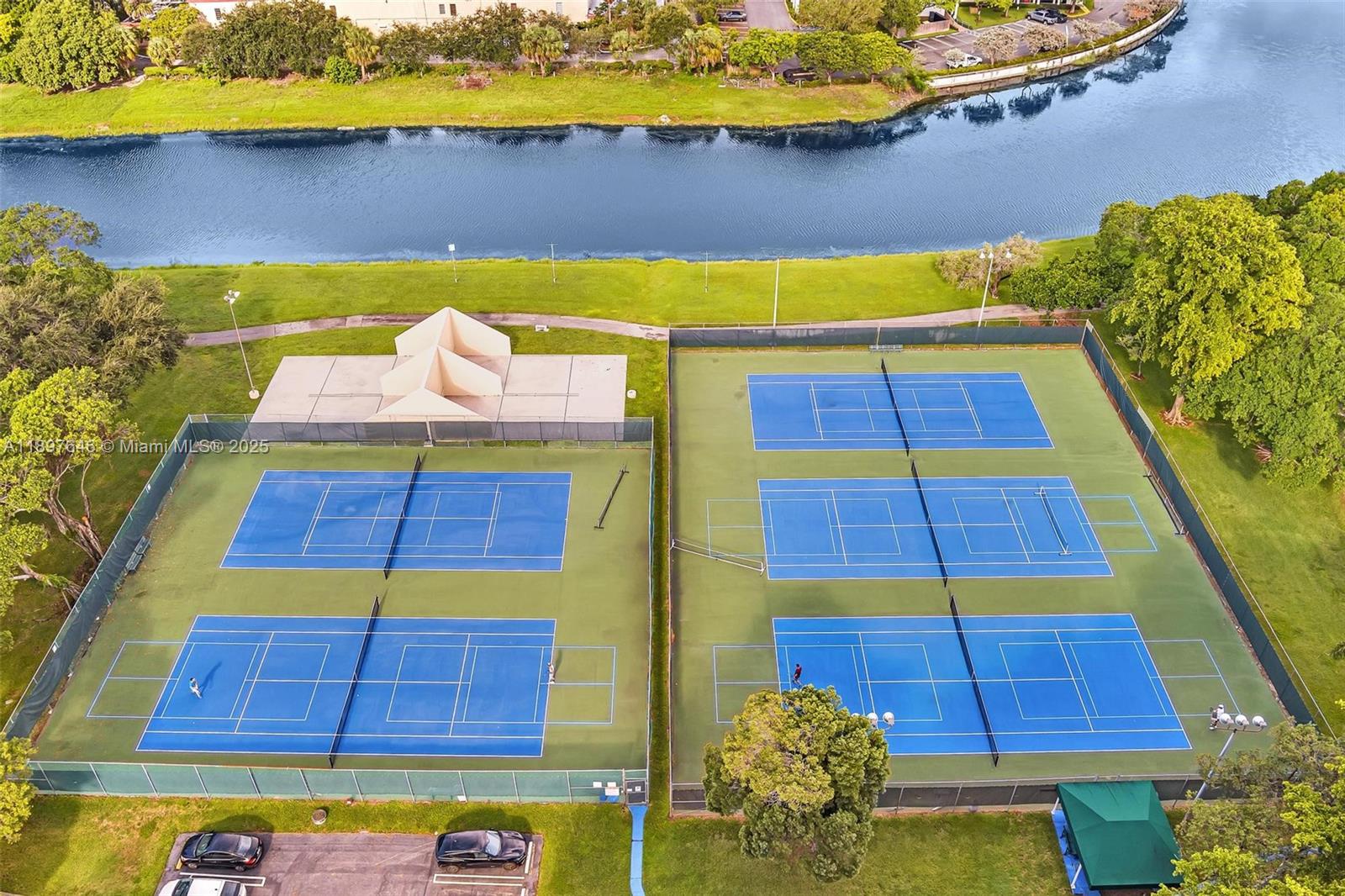 CYPRESS BEND CONDOMINIUM - Residential