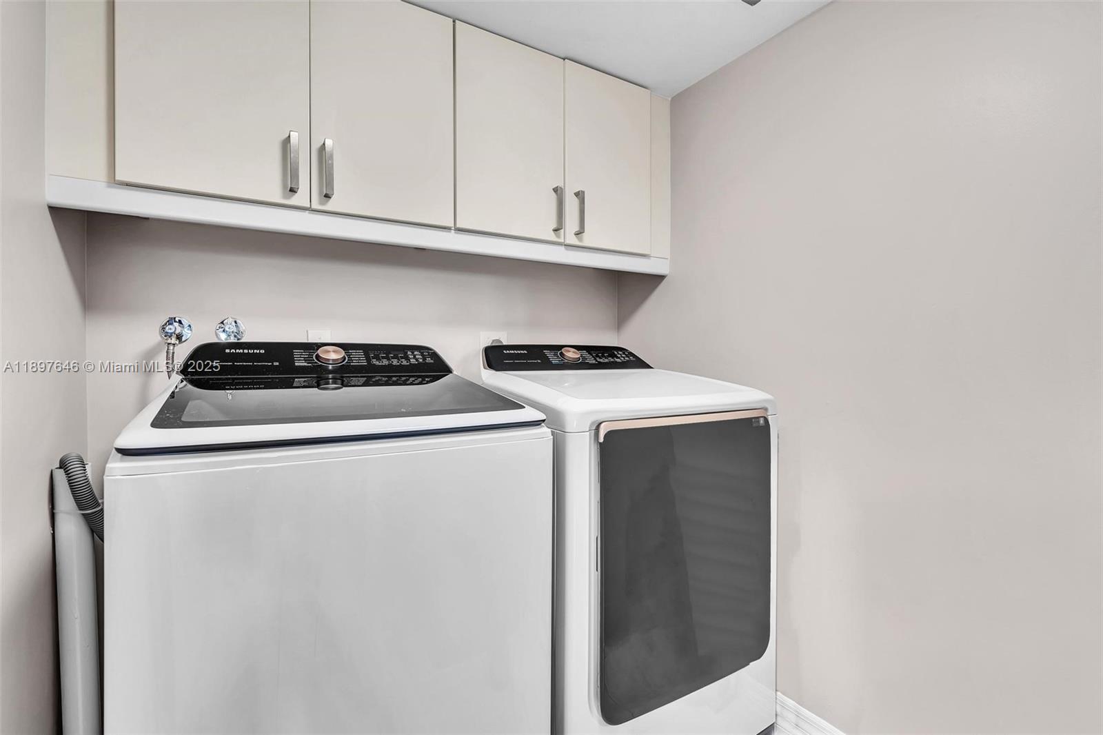 CYPRESS BEND CONDOMINIUM - Residential