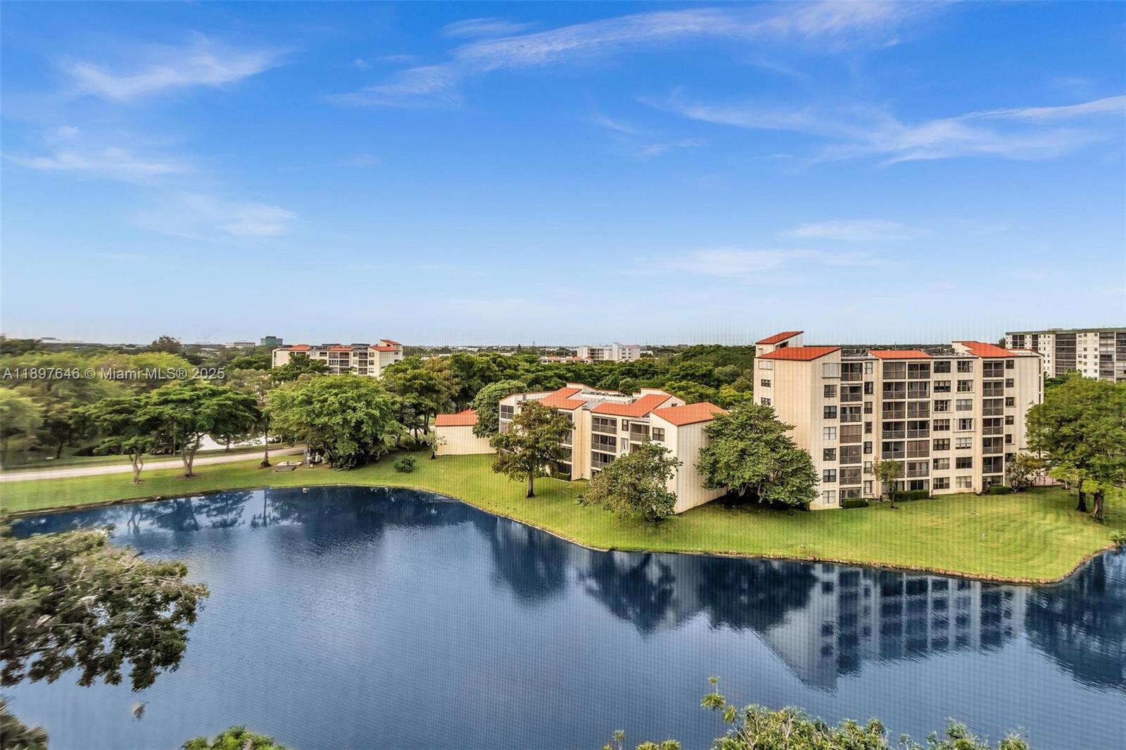 CYPRESS BEND CONDOMINIUM - Residential
